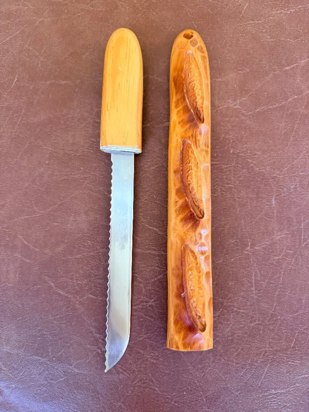 Cuzin Vintage Wooden French Serrated Bread Knife